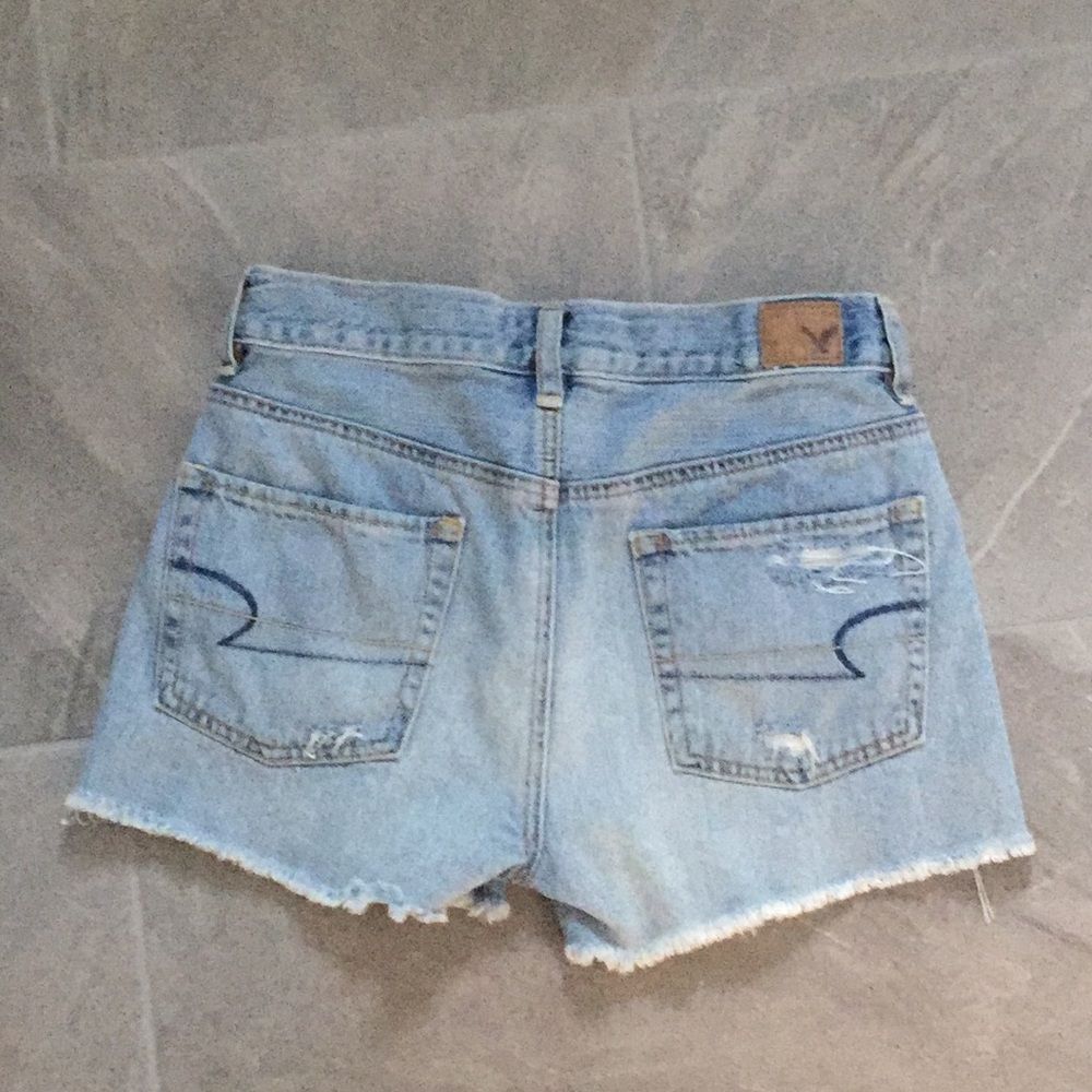 American Eagle Light Wash Denim Shorts - Picture 4 of 9